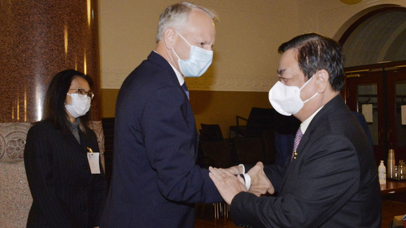 越南农业与农村发展部长黎明欢会见芬兰农业与林业部长贾里·莱帕。
