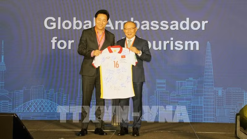 越南国家男子足球队主教练朴恒绪正式任命为首尔市全球旅游大使。