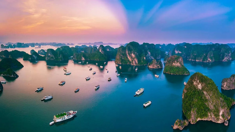 下龙湾。