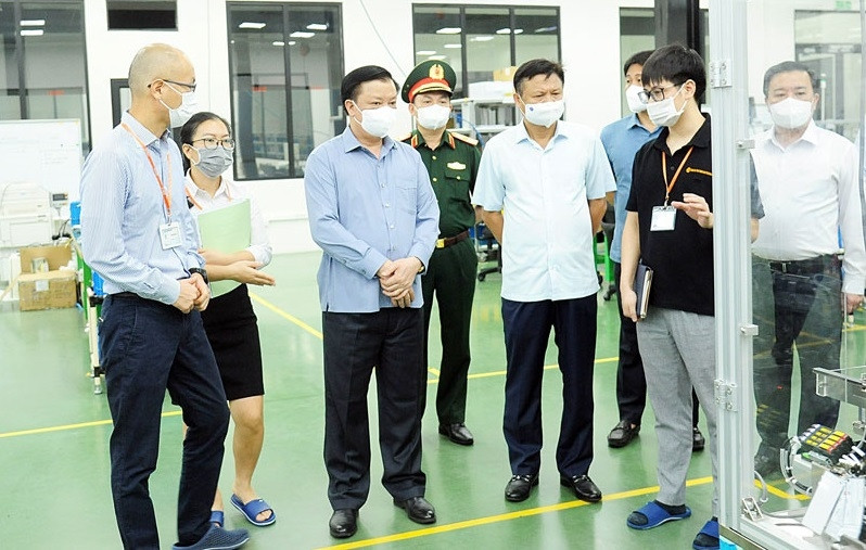 河内市委书记丁进勇视察怀德县疫情防控工作。（图片来源：人民报网）