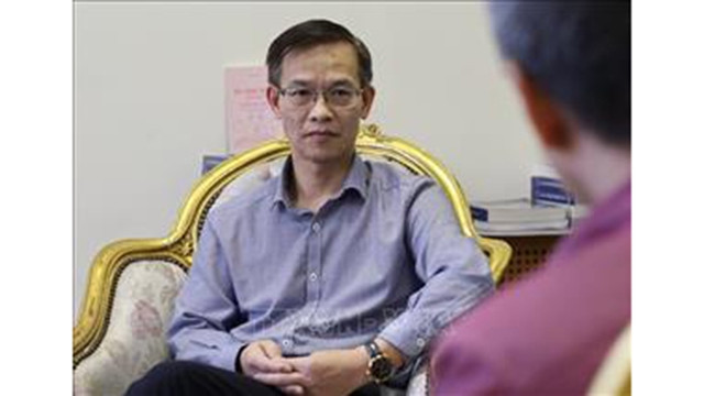 越南驻俄罗斯大使馆留学生工作处一等秘书李进雄。（图片来源：越通社）