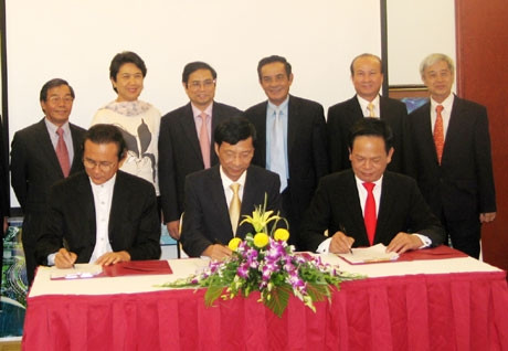 广宁省与泰国安美德领导人代表签署合作协议。 (Photo: 图片来源：广宁省报网)
