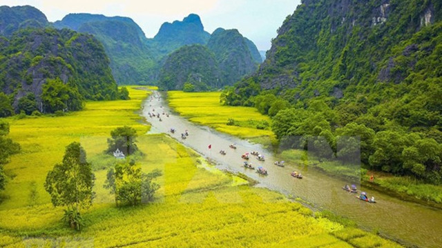 附图：宁平省美丽山水自然风景。