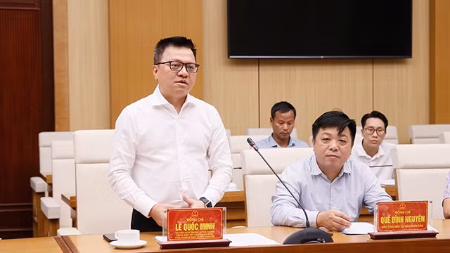 黎国明总编辑在会上发言。