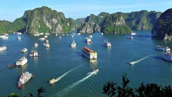 广宁省下龙湾。