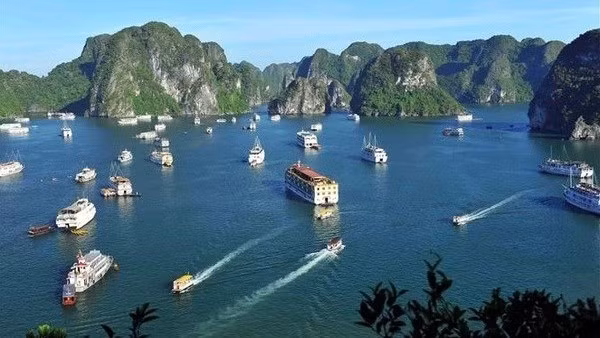 广宁省下龙湾。