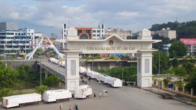 越南老街-中国河口国际口岸。