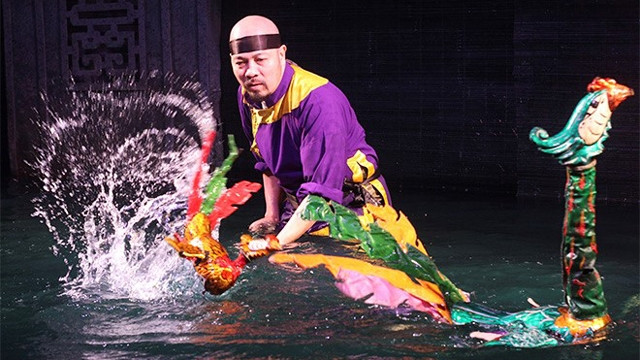 水上木偶戏表演。