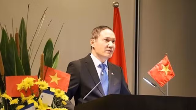 越南驻以色列大使杜明雄在会上致辞。
