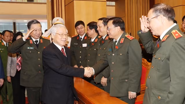 越共中央总书记阮富仲出席全国公安会议。