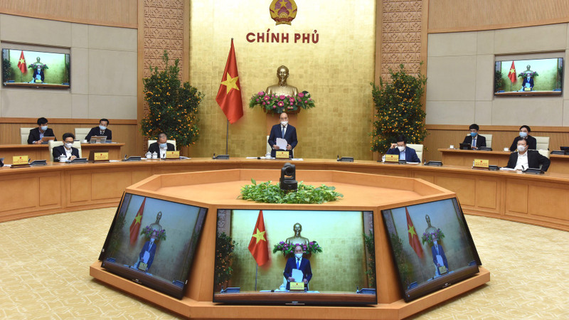 越南政府总理阮春福主持政府常务会议。（陈海 摄）