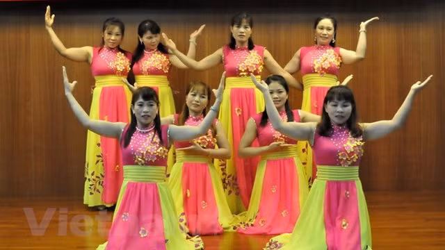 表演节目之一。（图片来源：越通社）