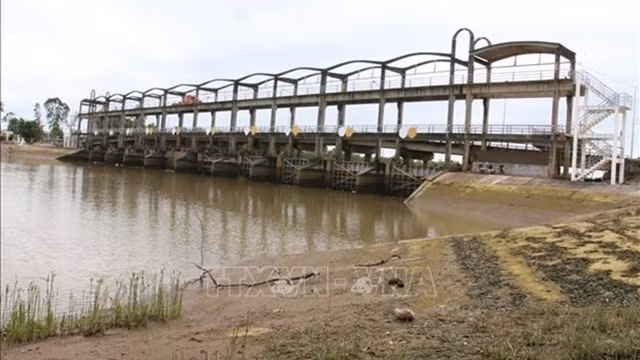 槟椥省平大县巴莱水闸系统。