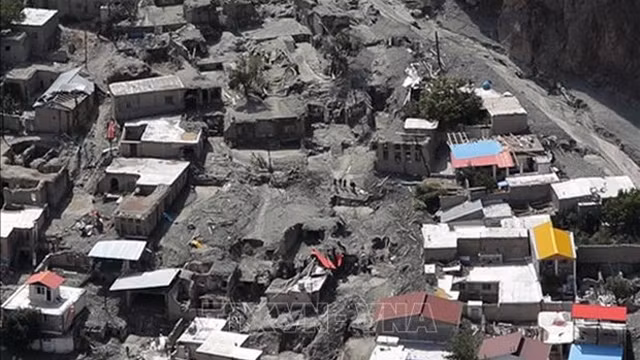 2022年7月30日伊朗首都德黑兰北部伊玛目扎德达伍德地区发生山体滑坡及洪水。