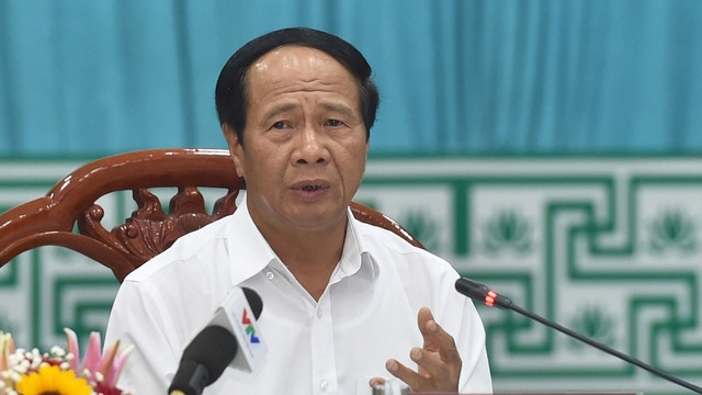 黎文成副总理在会上讲话。