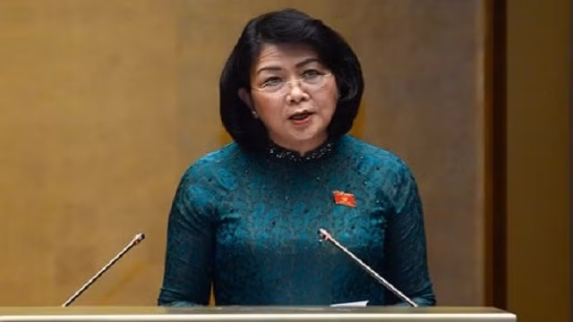 越南国家副主席邓氏玉盛。