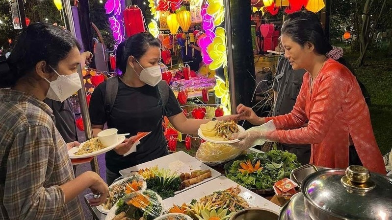 美食展位。