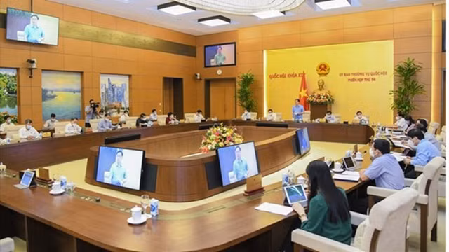 越南国会常务委员会一场会议。（图片来源：越通社）