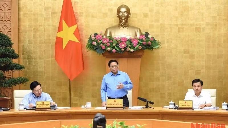 范明正总理主持召开2022年政府8月份立法专题会议。（陈海 摄）