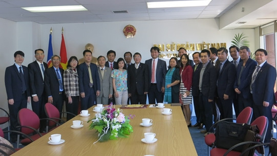 与会代表。（图片来源：越通社）