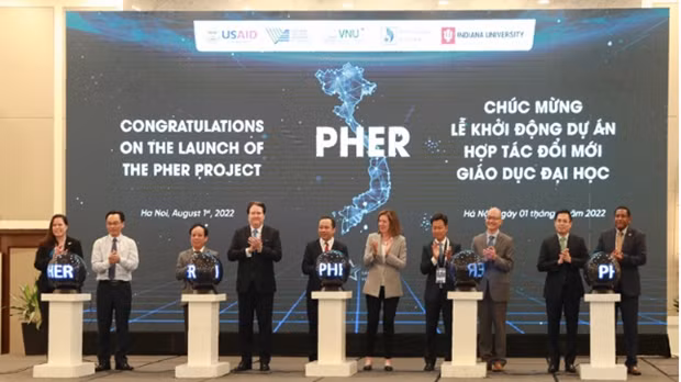 高等教育改革项目启动仪式在河内举行。