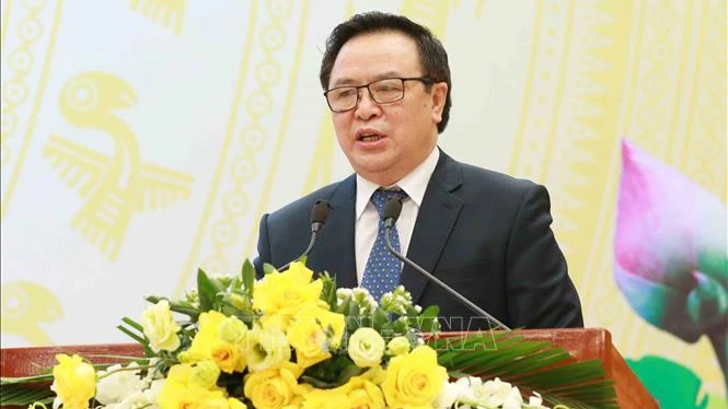 越南向各国驻越外交使团、国际组织通报越共十三大结果。