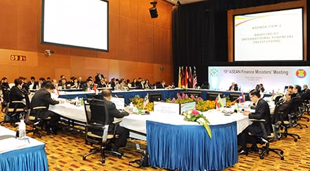 第19届东盟财长会议与第一届东盟财长与央行行长会议圆满结束