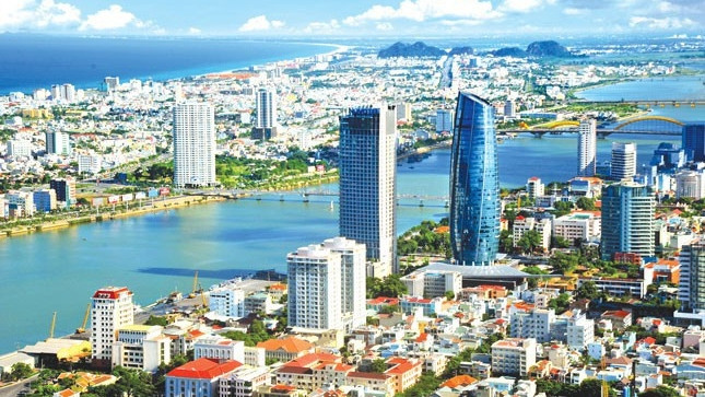 岘港市。