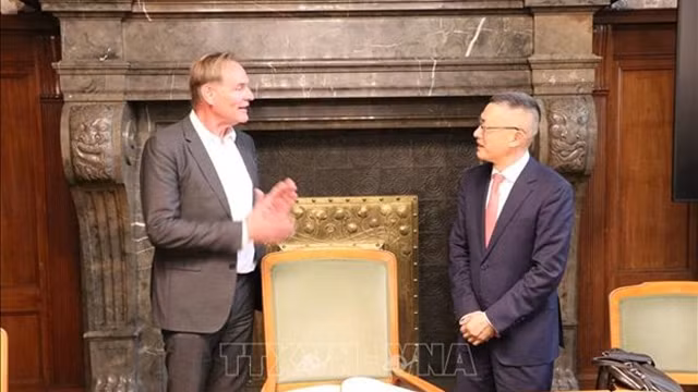 越南驻德国大使武光明会见莱比锡市市长伯克哈德·容。