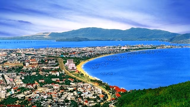 附图：归仁海滩一角。