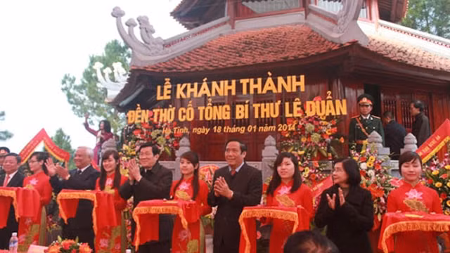 国家主席张晋创出席已故越共中央总书记黎笋祠的落成典礼。（图片来源：青年报）