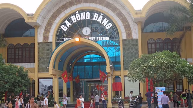 同登国际火车站。