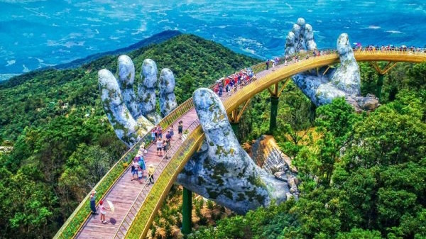 附图。