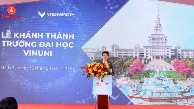 越南政府副总理武德儋在Vinuni大学竣工仪式上发言。