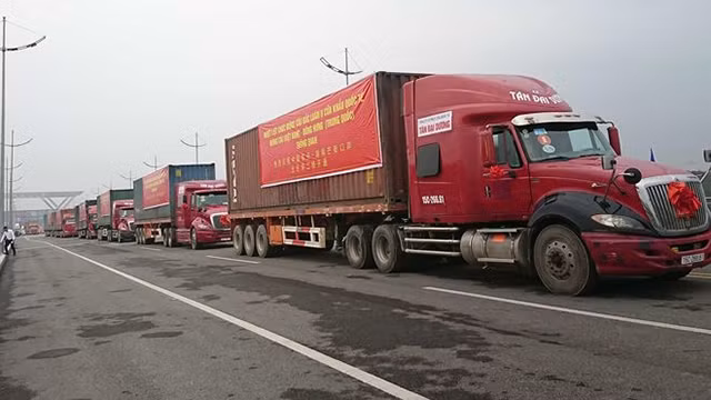 广宁省越中北仑河二桥启用。