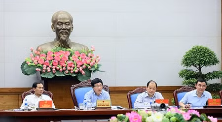 范平明副总理主持会议。（图片来源：VGP）