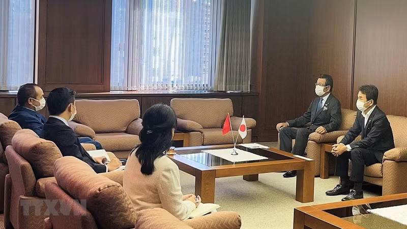 座谈会场景。（图片来源：越通社）