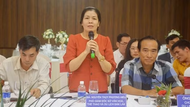 得乐省文化体育与旅游厅副厅长阮瑞芳孝在座谈会致开幕辞。