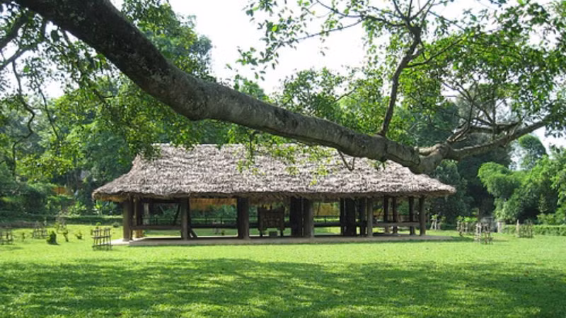 附图：宣光省新潮国家旅游区鸿泰亭。