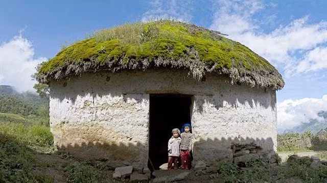 老街省黑哈尼族独特的“蘑菇平房”。（图片来源：老街网报）