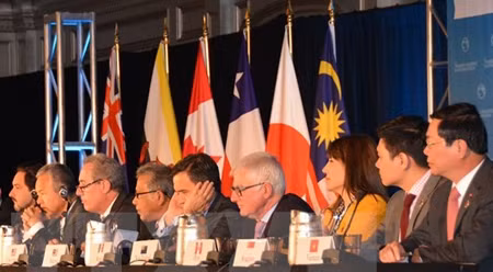 参加TPP谈判的12国代表。（图片来源：越通社）