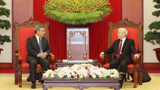 阮富仲总书记会见胡春华副总理。