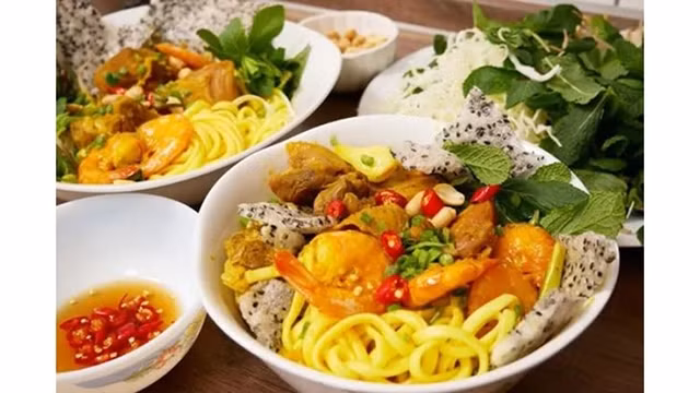 附图：广式面条。