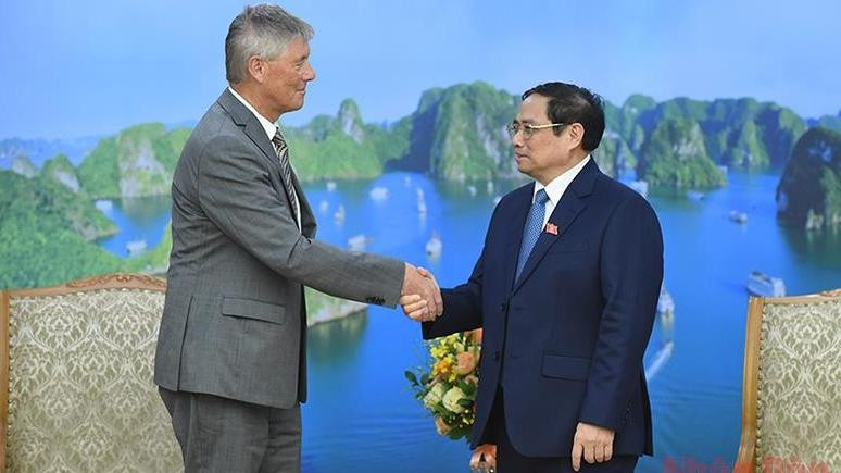 范明正总理会见斯图瓦尔特·科尔所长。（图片来源：人民报网）