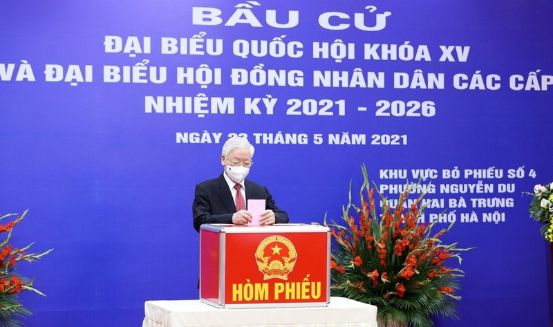 阮富仲总书记在河内市二征夫人郡参加投票。（图片来源：民智网）