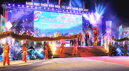 2017年谅山省文化旅游周开幕式。（图片来源：谅山报网）