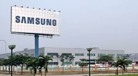 各国与会外长合影。（图片来源：越通社）