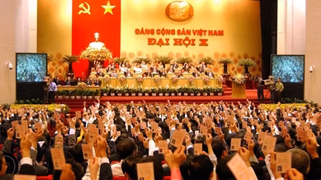 越南共产党第十次全国代表大会于2006年4月18日至25日在首都河内召开。资料图片