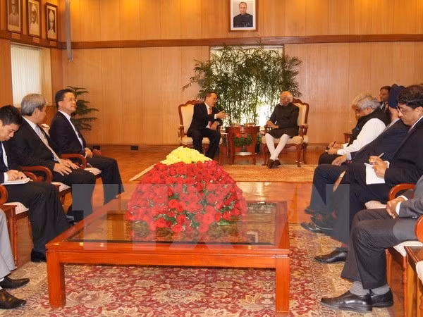 阮善仁同志会见印度副总统哈米德·安萨里。