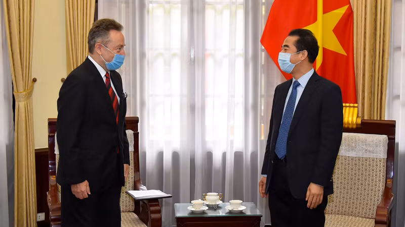 越南外交部副部长苏英勇会见了捷克驻越南大使维捷斯拉夫-格雷普尔。